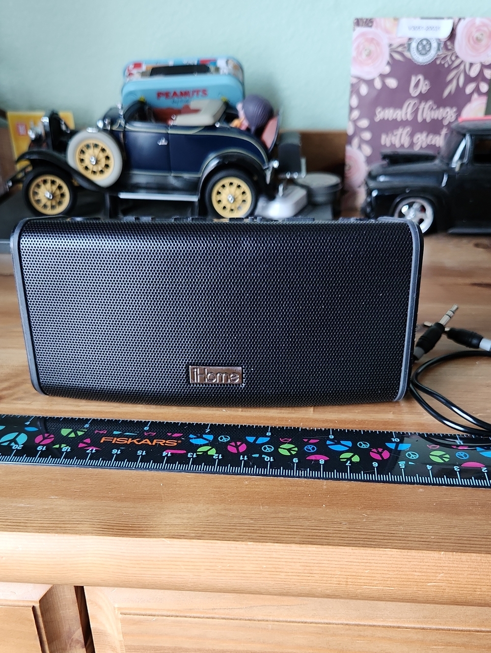 iHome Portable Speaker - Black